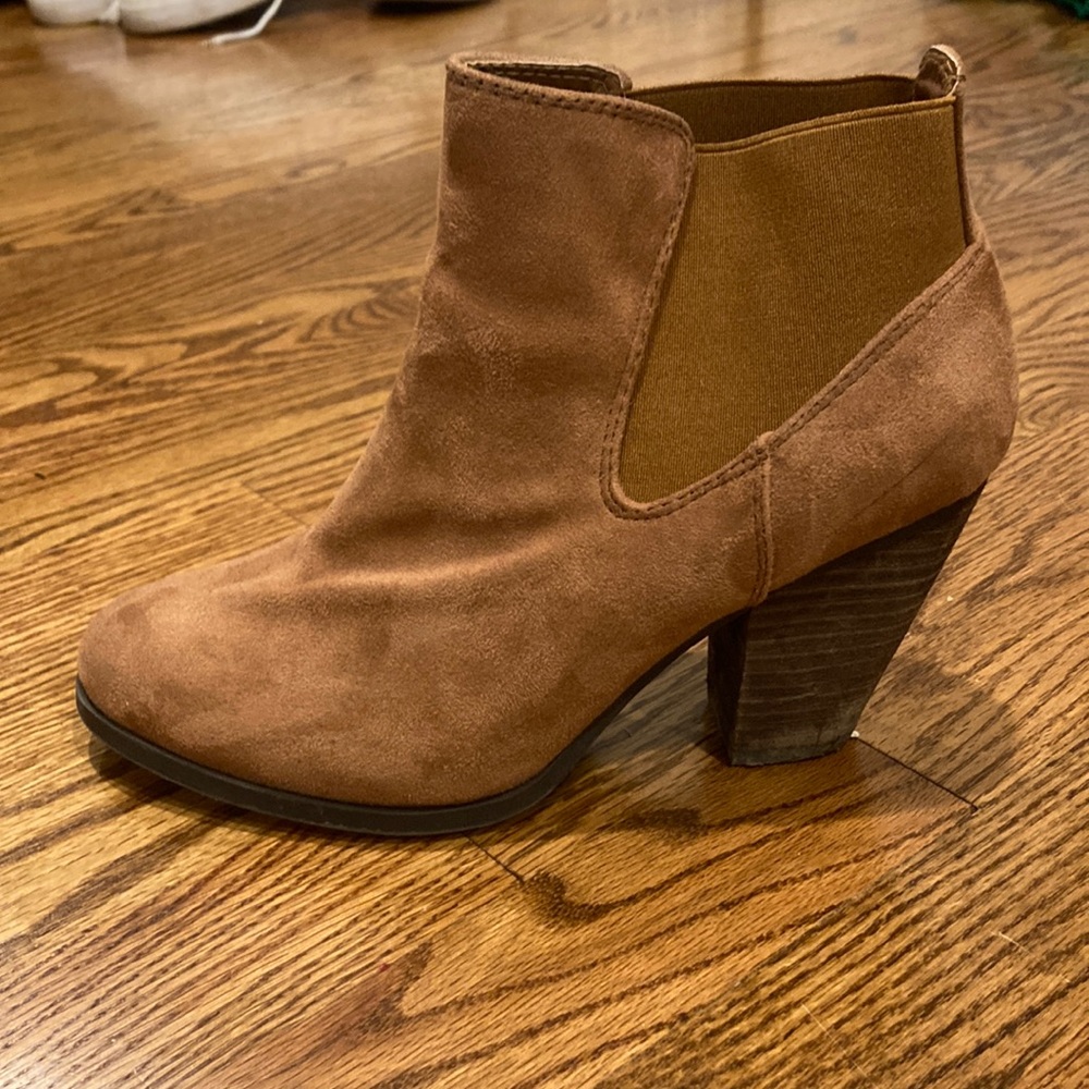 Brown suede ankle bootie